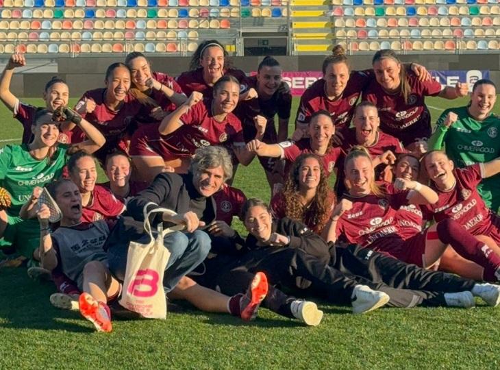 L’Arezzo scrive la storia allo "Stirpe": Frosinone battuto nel tempio giallazzurro.