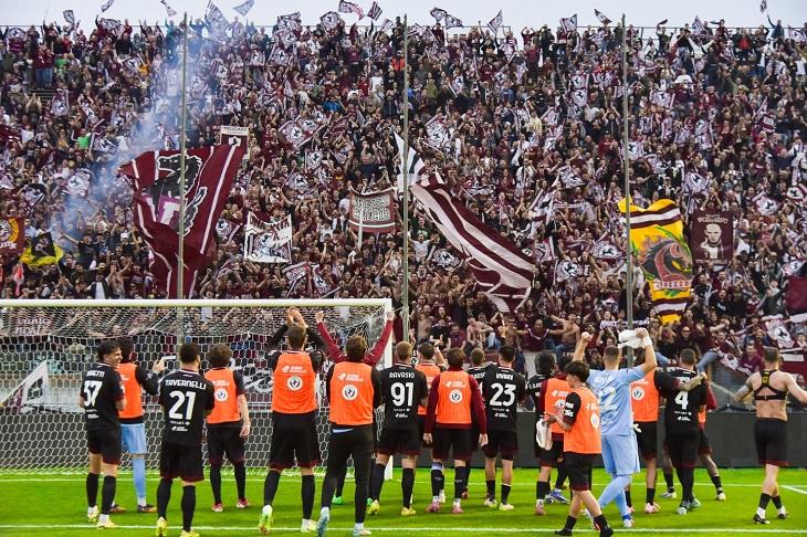 L’Arezzo scaccia la crisi: il derby con il Livorno è amaranto