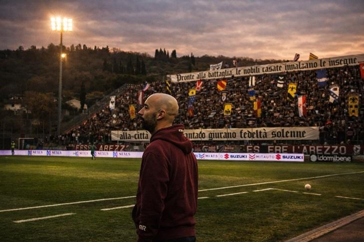 Arezzo-Ternana, la Notte dei Giganti: la Capolista sfida il Drago ferito