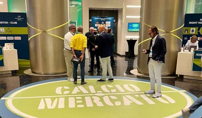 Calciomercato Arezzo: il massimo riserbo di Via Gramsci e le manovre avvolte nel silenzio