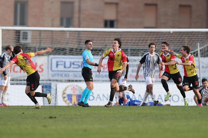 Il Grosseto riprende il volo: tris al Montevarchi e fuga per la C