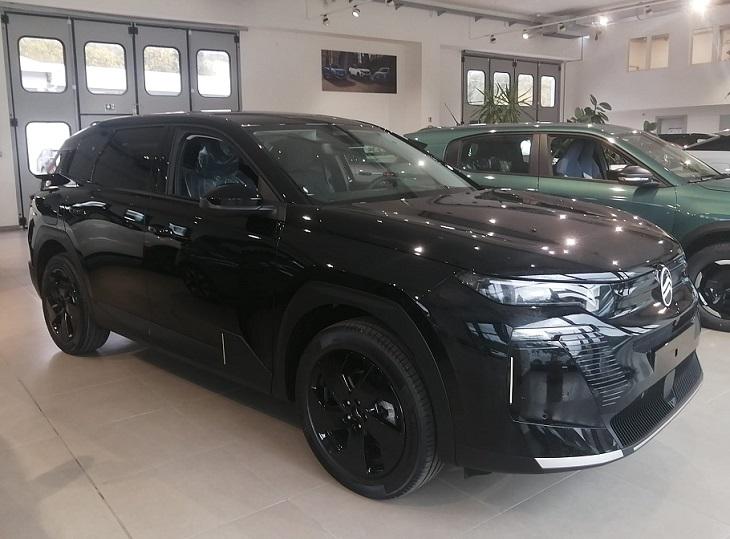 C5 AIRCROSS: L'Adrenalina del Comfort. Il SUV Che Non Ti Stanca Mai! 