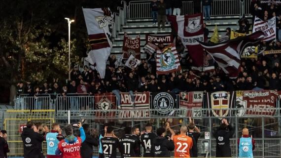 Pagelle Arezzo: Varela da 7.5, L'Uomo che Spacca la Partita