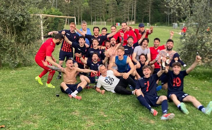 Cavriglia, l'impresa è servita: i rossoblù volano in Prima Categoria!