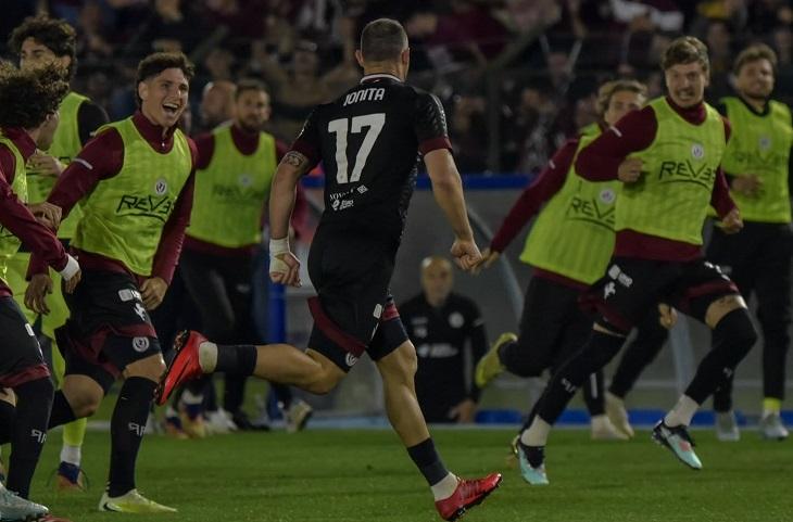 L’Arezzo è un rullo compressore: poker a Pineto e profumo di Serie B.