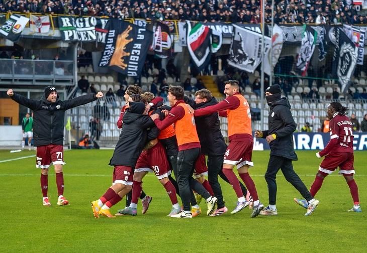 ✈️ L'Arezzo Spicca il Volo da Ascoli: La Fuga Amaranto È Realtà