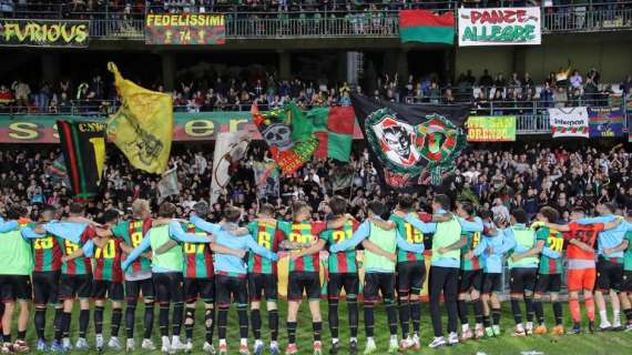 Ternana sotto la Curva Nord