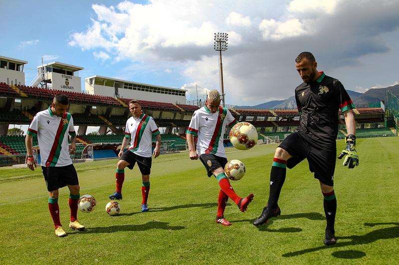 Ternana, giovedì inizia l'asta per le maglie anni '60