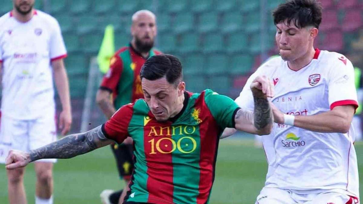 Vincenzo Millico attaccante della Ternana in azione contro il Carpi - Foto TernanaNews