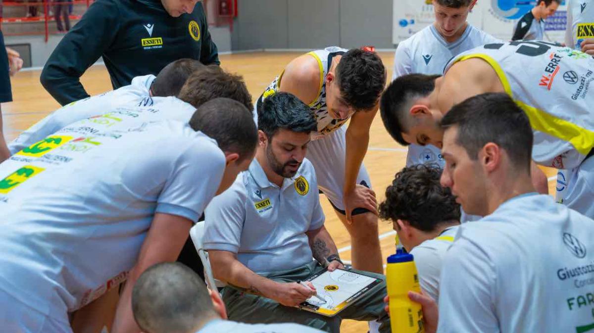 Coach Manuel Ciclio