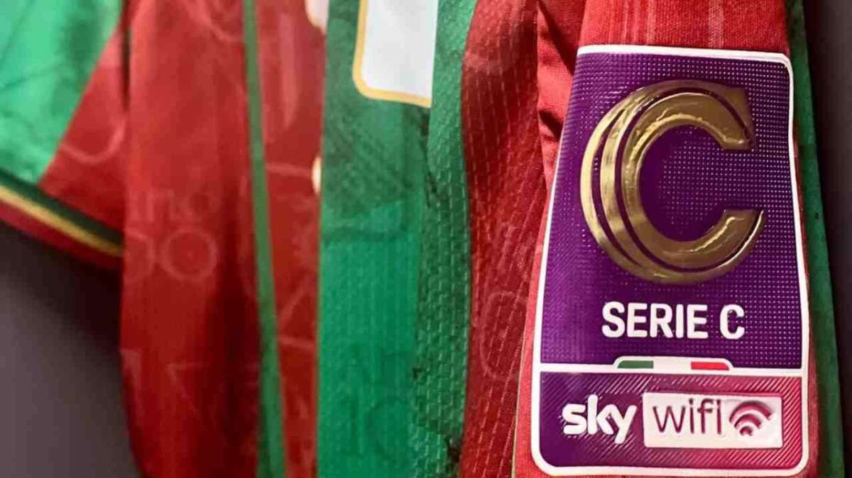 dettaglio maglia Ternana 25-26