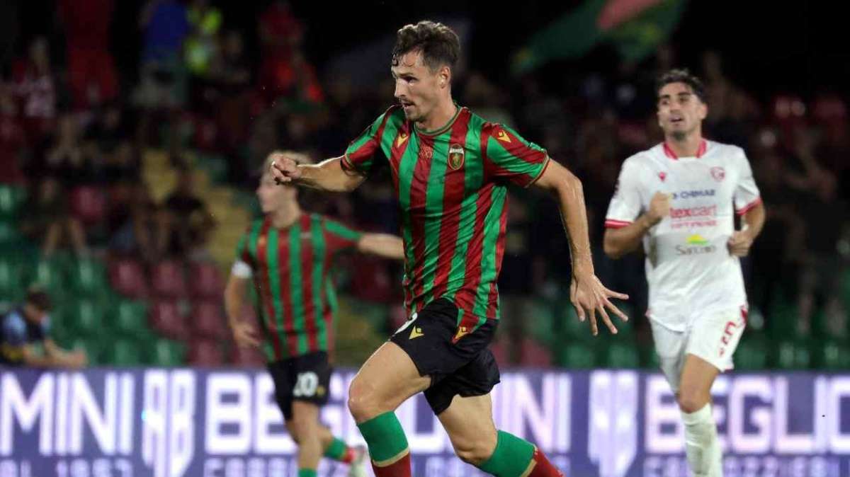 Edgaras Dubickas attaccante della Ternana - Foto Alberto Mirimao