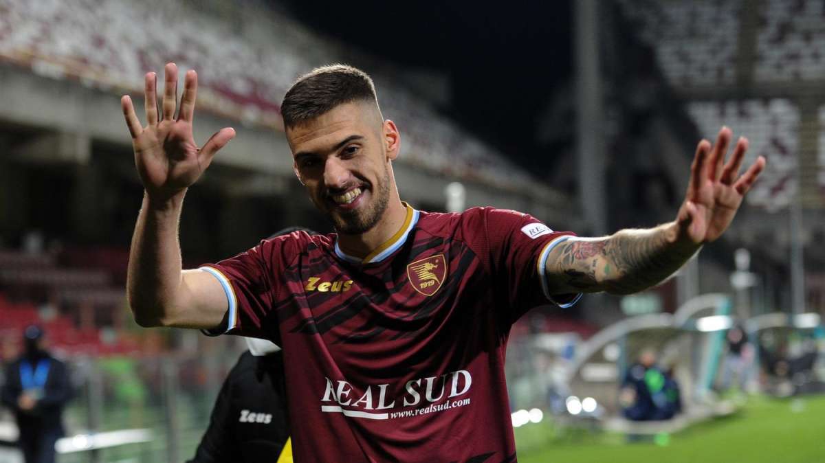 Ternana, le prime parole di Bogdan: "Qui per portare esperienza" - VIDEO