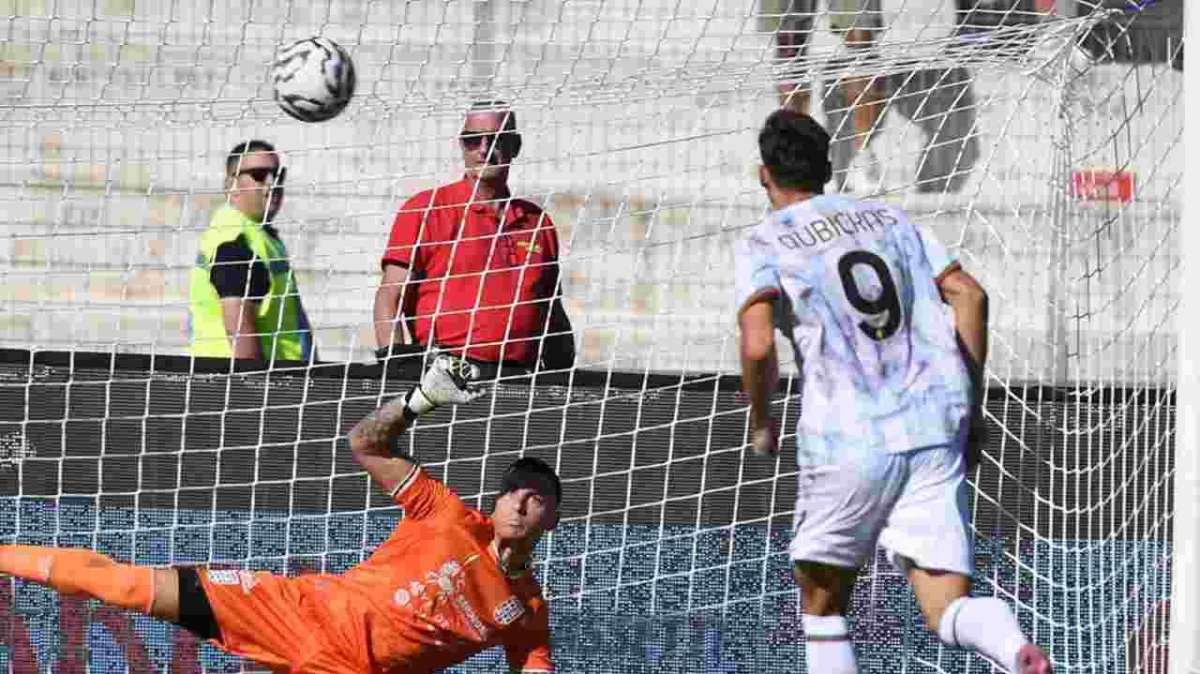 Il rigore fallito da Dubickas a Sassari contro la Torres - Foto Ternana News