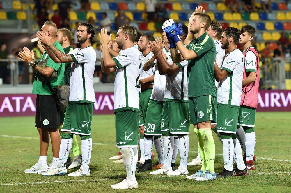 RassegnaStampa - GdS - Avellino, tre casi sospetti: giocatori in isolamento