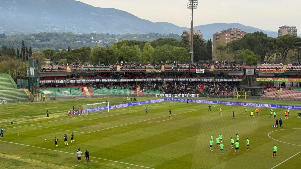 Lo striscione della Curva Nord