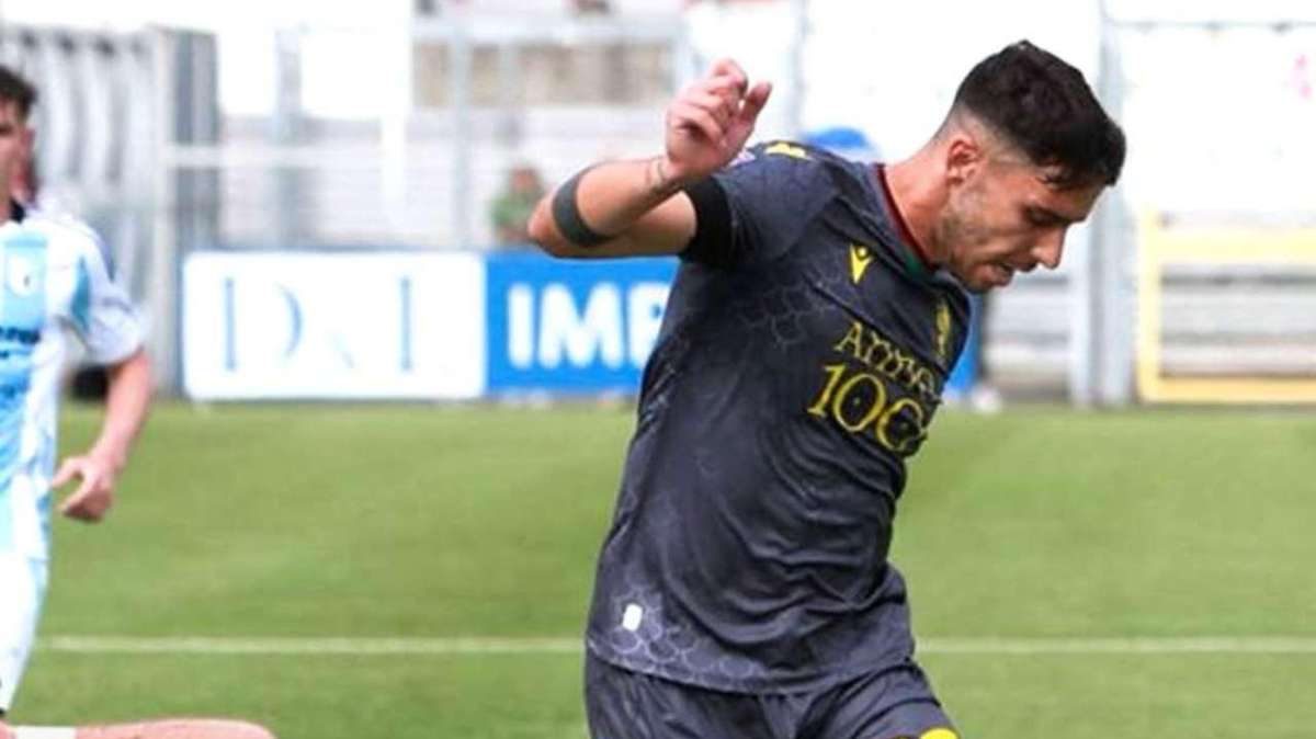 Emmanuele Cicerelli in azione contro la Virtus Entella - Foto Ternana Calcio