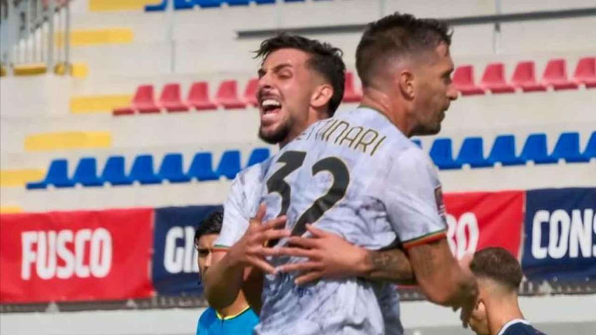 L'esultanza di Pettinari e Leonardi dopo il gol che ha deciso la partita contro il Campobasso - Foto Ternana Calcio