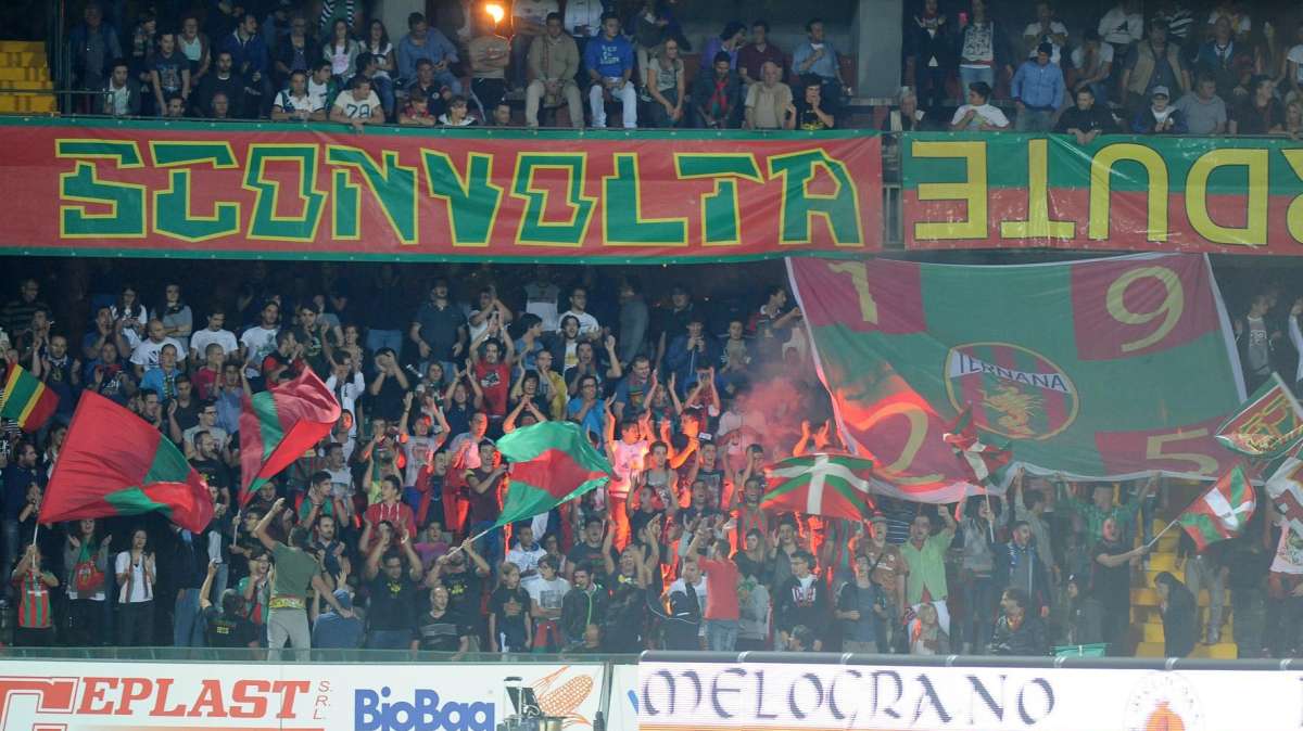 Ternana, multa di 3mila euro per i cori contro Maresca