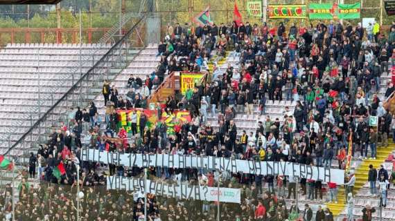 Striscione tifosi Ternana