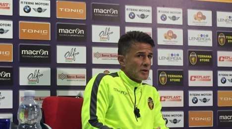 Benny Carbone in conferenza stampa pre Vercelli: "Palumbo trequartista? Può succedere"