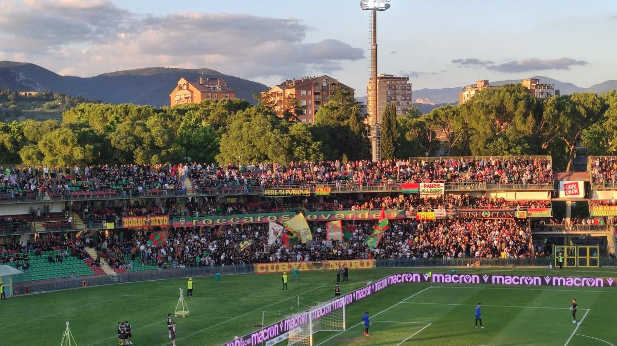 TERNANA, LA CURVA NORD CHIAMA A RACCOLTA I TIFOSI ROSSOVERDI