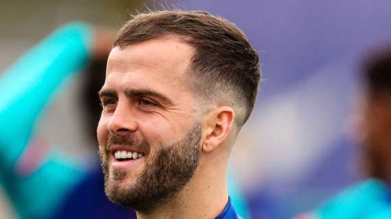 El Barça se entrena pensando en el Granada con la vuelta de Pjanic