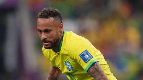 Brasil, Neymar no regresó con el resto de la Selección al país