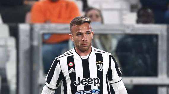Juventus, Arthur excluido de la gira por Estados Unidos