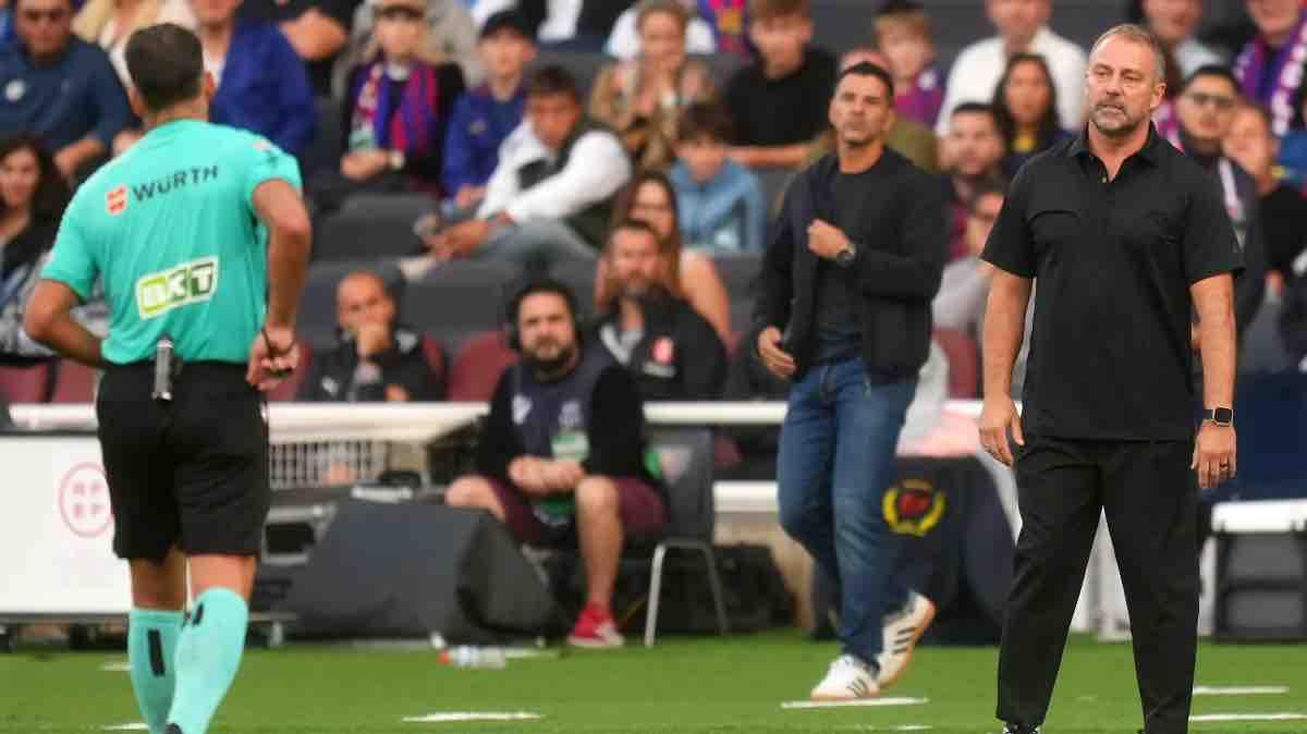 Polémica en Can Barça: la afición del Madrid carga contra Hansi Flick por su gesto tras el gol de Araújo