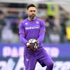 Fiorentina, grave infortunio per Sirigu in amichevole: il portiere lascia lo stadio in ambulanza