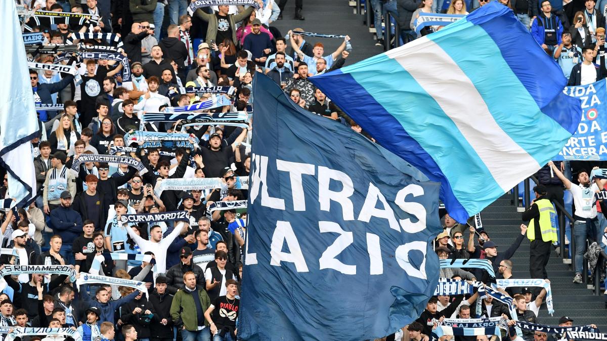 Lazio, comunicato del tifo organizzato: "La società ci ha vietato di esporre la scritta 'Libertà'" 