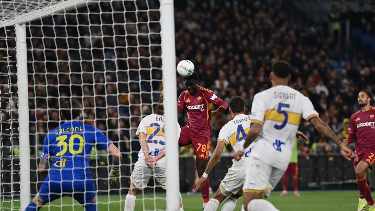 Roma-Lecce 1-0: Robinio Vaz fa un favore anche al Toro