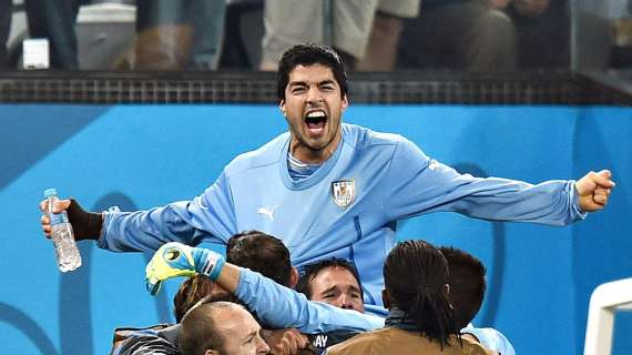 "La scheda di Carlo Nesti" - Uruguay-Inghilterra 2-1 - Suarez portato in trionfo! 