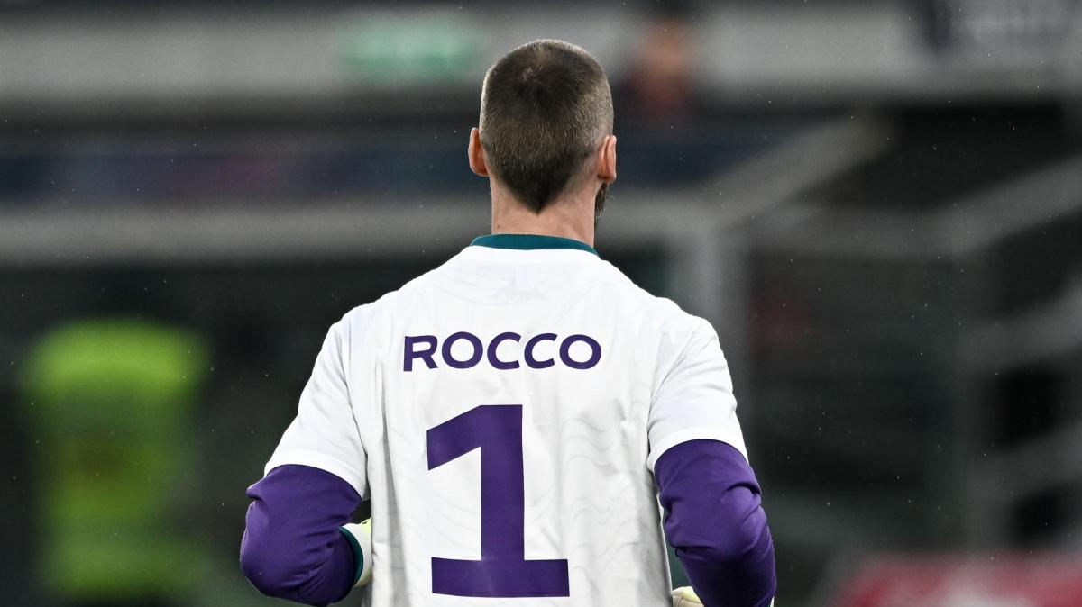 Bologna-Fiorentina, le formazioni ufficiali. Cori contro i viola nel minuto di silenzio  