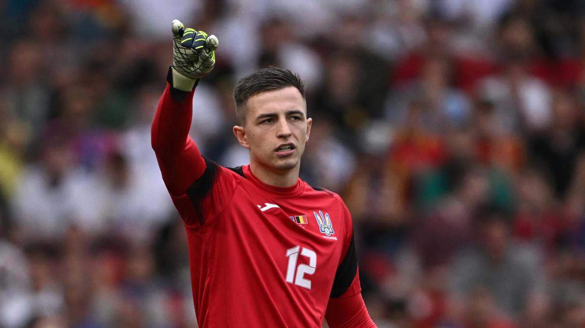 Champions League, che notte per il Benfica di Mou, ai playoff grazie al portiere bomber