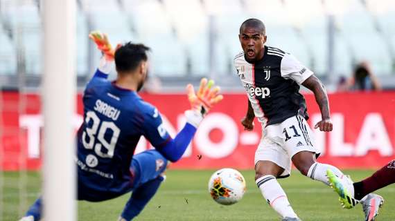 Sirigu e Douglas Costa