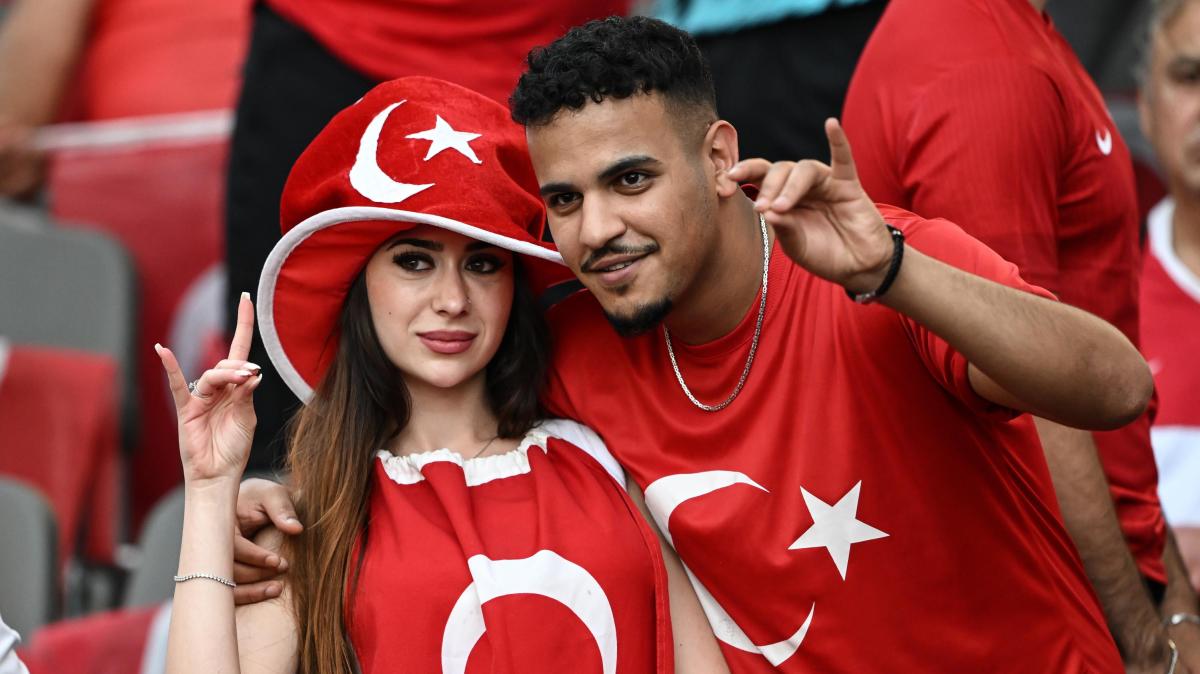 Il calcio turco nel caos travolto dallo scandalo scommesse: oltre agli arbitri anche mille giocatori sospesi