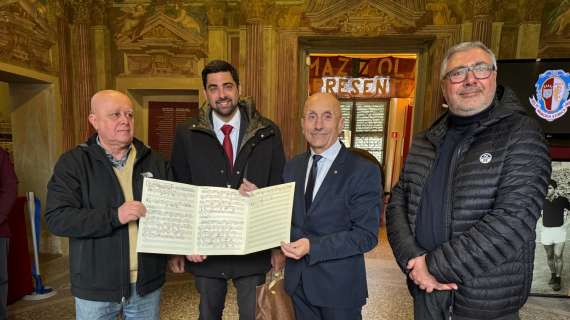 Il Console Onorario dell’Ucraina in visita al Museo del Toro e porta uno spartito dedicato al Grande Torino