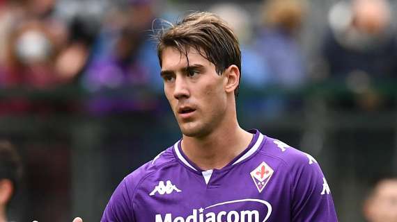 La Nazione: "Vlahovic, mille tentazioni ma il rinnovo con la Fiorentina è pronto"