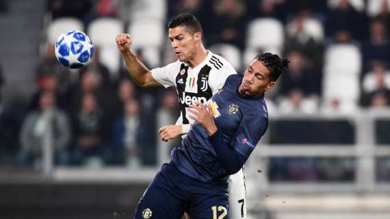 Roma, in difesa arriva Smalling. I giallorossi abbandonano la pista N'Koulou?