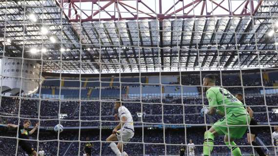 Inter-Verona 2-0, i nerazzurri vincono e non mollano il Milan