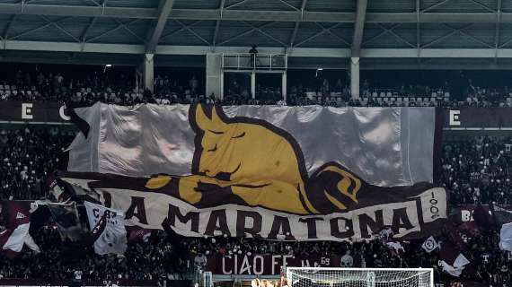 I tifosi contestano il Torino fino a tarda notte