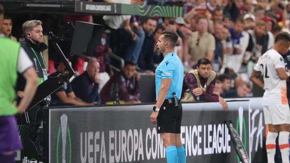 VAR in arrivo nuove regole? Le ipotesi: anche per il secondo giallo e per i gol su corner “viziati”