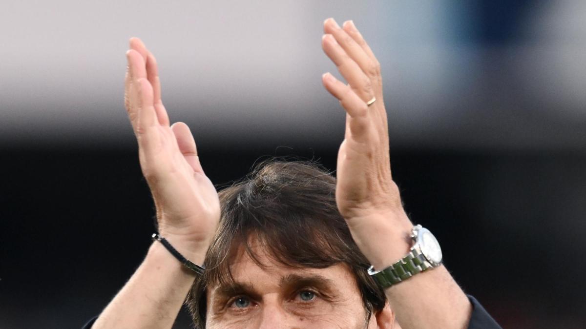 Ufficiale, Conte via da Napoli