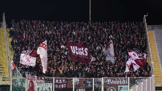 Torino, tifosi in festa per la Salernitana nonostante il mercato 