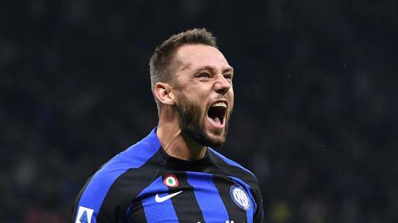 Inter, ufficiale il rinnovo di contratto di De Vrij fino al 2025