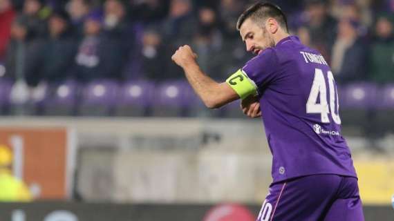 Fiorentina, Tomovic in probabile uscita a giugno: il Toro può ripensarci