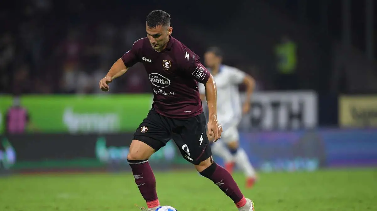 Cagliari-Salernitana finisce in parità: Bonazzoli nel finale risponde a Pavoletti