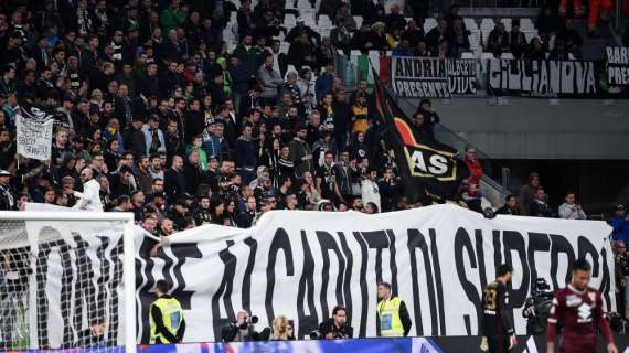 La Juventus ha identificato il tifoso che ha mimato l’aereo di Superga, sarà bandito dall’Allianz Stadium